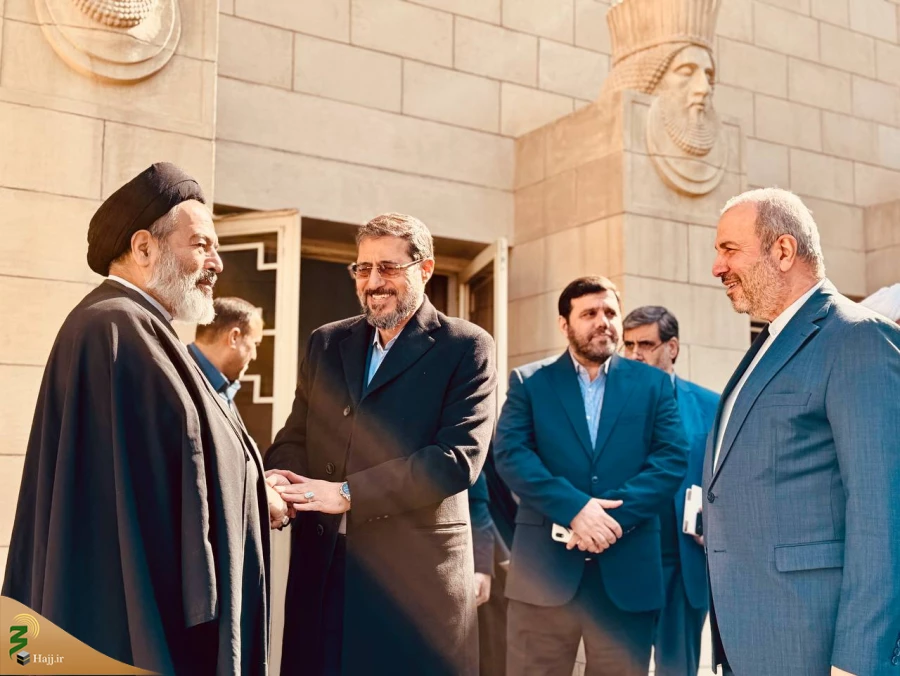 دیدار نماینده ولی فقیه در امور حج و زیارت با سفیر ایران در عراق برای پیگیری خدمات بیشتر به زائرین 3