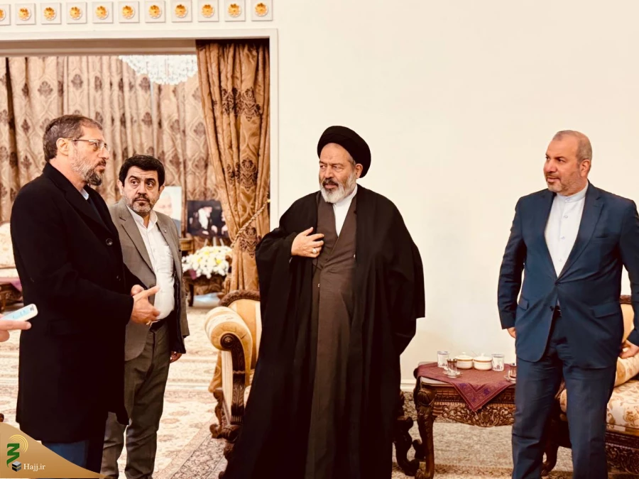 دیدار نماینده ولی فقیه در امور حج و زیارت با سفیر ایران در عراق برای پیگیری خدمات بیشتر به زائرین 7