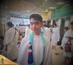 دانش‌آموز تیزهوش سمنانی در لباس احرام عازم مسجدالحرام شد 2