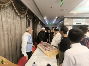 اهدای سجاده نماز

یادبودی از سرزمین وحی به دانش آموزان زائر
 2