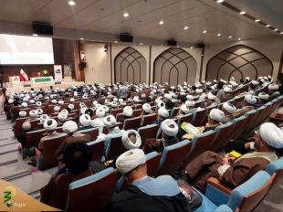تشریح برنامه‌های فرهنگی، آموزشی

همایش سراسری روحانیون حج تمتع ۱۴۰۴ در قم برگزار شد 2