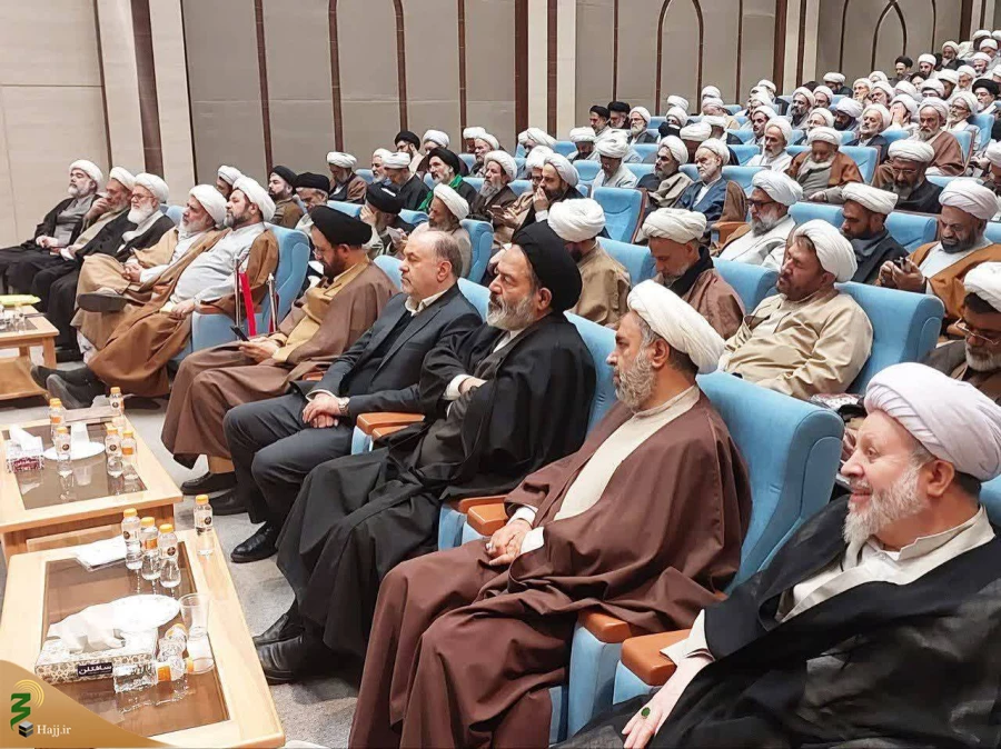 تشریح برنامه‌های فرهنگی، آموزشی

همایش سراسری روحانیون حج تمتع ۱۴۰۴ در قم برگزار شد 2