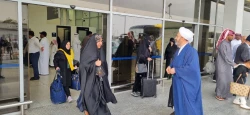 استقبال مسئول دفتر نمایندگی بعثه در مکه مکرمه از آخرین کاروان عمره 3