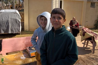 دیدار و گفت‌وگوی هیئت نمایندگان رهبر انقلاب با جمعی از جنگ‌زدگان سوری مستقر در لبنان 12