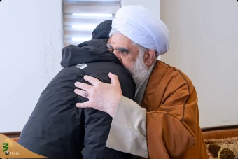 حضور نماینده رهبر انقلاب اسلامی در منزل خانواده‌های فرماندهان شهید حزب‌الله لبنان در بیروت 7