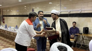 بازدید حجت‌الاسلام نجفی روحانی از آشپزخانه مدینه 8