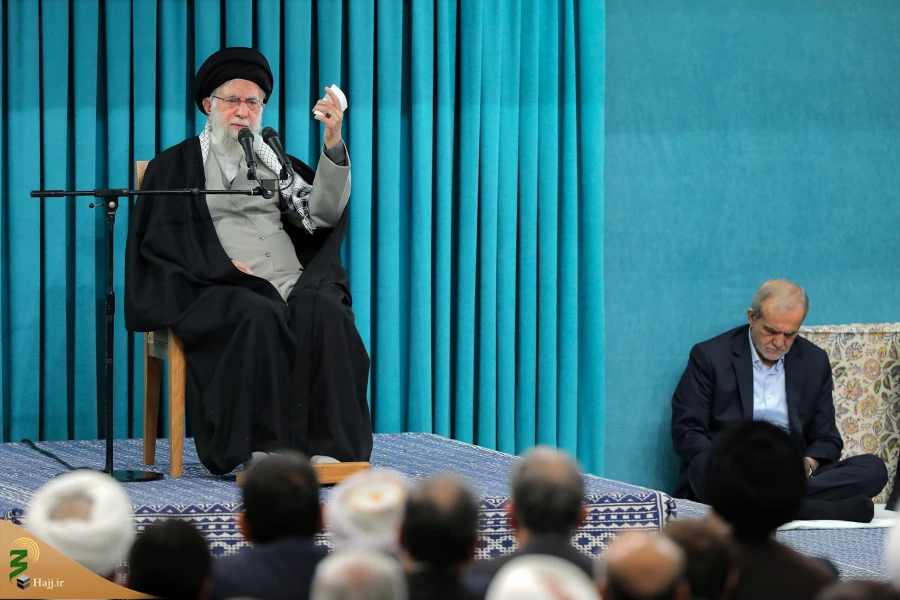 دیدار کارگزاران نظام با رهبر معظم انقلاب اسلامی 57