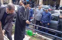 از سوی سرپرست حجاج ایرانی و رئیس سازمان حج انجام شد:

کاشت دو اصله نهال مثمر در فضای سبز سازمان حج 2