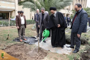 از سوی سرپرست حجاج ایرانی و رئیس سازمان حج انجام شد:

کاشت دو اصله نهال مثمر در فضای سبز سازمان حج 6