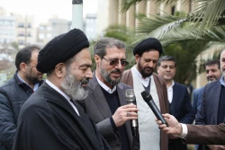 از سوی سرپرست حجاج ایرانی و رئیس سازمان حج انجام شد:

کاشت دو اصله نهال مثمر در فضای سبز سازمان حج 8