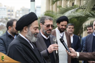 از سوی سرپرست حجاج ایرانی و رئیس سازمان حج انجام شد:

کاشت دو اصله نهال مثمر در فضای سبز سازمان حج 8