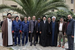از سوی سرپرست حجاج ایرانی و رئیس سازمان حج انجام شد:

کاشت دو اصله نهال مثمر در فضای سبز سازمان حج 9