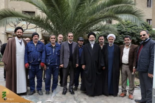 از سوی سرپرست حجاج ایرانی و رئیس سازمان حج انجام شد:

کاشت دو اصله نهال مثمر در فضای سبز سازمان حج 9