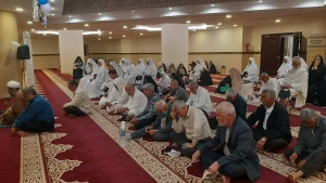 نوای کمیل در آخرین شب جمعه سال مکه را عطرآگین کرد
