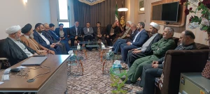 به میزبانی دفتر بعثه در عراق برگزار شد؛
نشست صمیمی مسئول بعثه در عراق با سرکنسول کربلا 