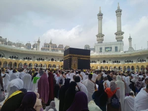 رکورد ۲۵ میلیون نمازگزار و زائر در مسجد الحرام در دهه نخست ماه رمضان