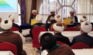 تبیین ملاحظات فرهنگی و امنیتی برای روحانیون کاروان‌های عمره مدینه - منتظر عکس 5