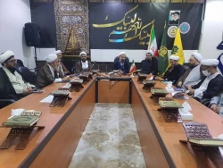 بررسی مشکلات زائران سالمند و معذور در جلسه روحانیون کاروان ها با مسئول دفتر بعثه رهبری در مکه 2
