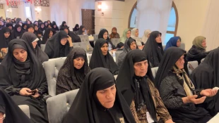 از دعا تا دلدادگی در شب قدر مدینه،

از زمزمه جوشن کبیر تا سوگ بزرگترین آیت الهی 5