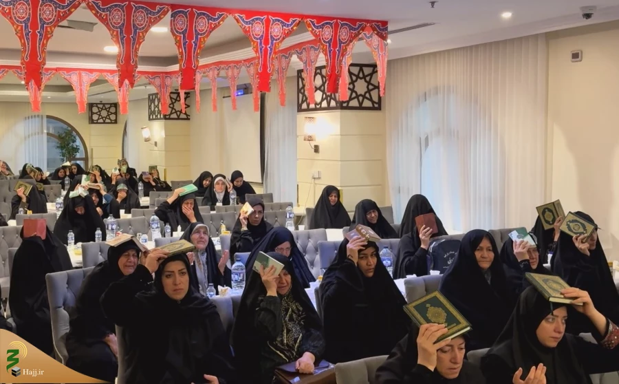 از دعا تا دلدادگی در شب قدر مدینه،

از زمزمه جوشن کبیر تا سوگ بزرگترین آیت الهی 12