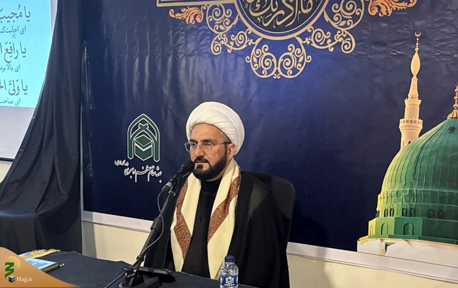 از دعا تا دلدادگی در شب قدر مدینه،

از زمزمه جوشن کبیر تا سوگ بزرگترین آیت الهی 14