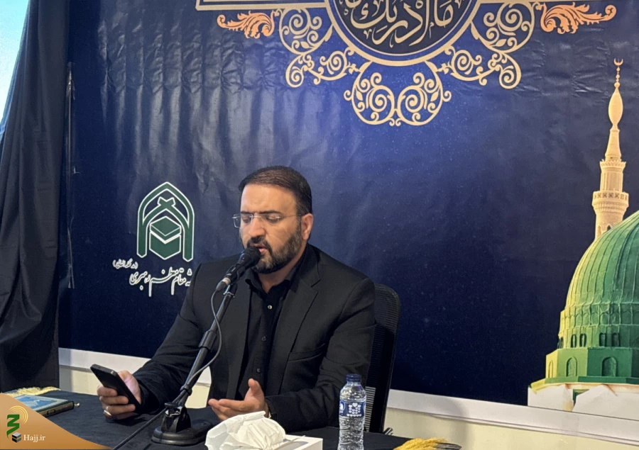 از دعا تا دلدادگی در شب قدر مدینه،

از زمزمه جوشن کبیر تا سوگ بزرگترین آیت الهی 15