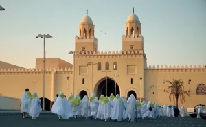 مسجد شجره، وعده‌گاه بنده با خداوند متعال + فیلم
