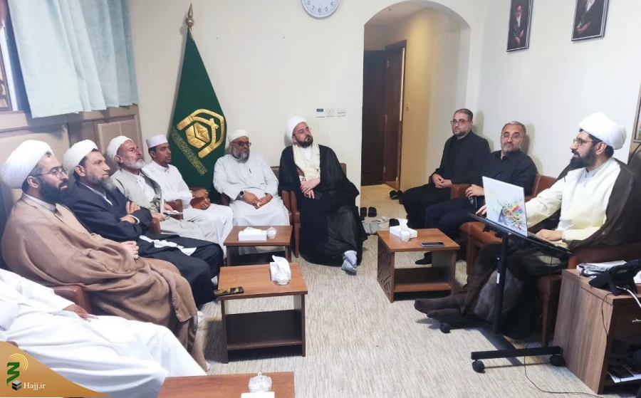 حج و عمره نمایش عملی وحدت امت اسلامی است 4