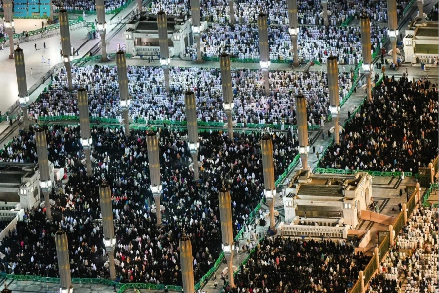 قرائت قرآن در شب ختم قرآن کریم در مسجدالنبی(ص) 2