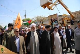 حضور نماینده ولی فقیه در امور حج و زیارت در راهپیمایی روز جهانی قدس قم 10
