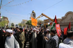 حضور نماینده ولی فقیه در امور حج و زیارت در راهپیمایی روز جهانی قدس قم 12