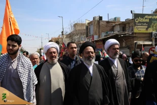 Supreme Leader's representative in Hajj and Pilgrimage affairs at the International Quds Day procession in Qom 2