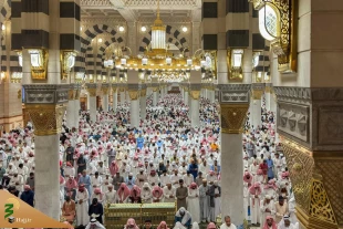 حضور گسترده نمازگزاران در آخرین شب قرآنی مسجدالنبی(ص) 3