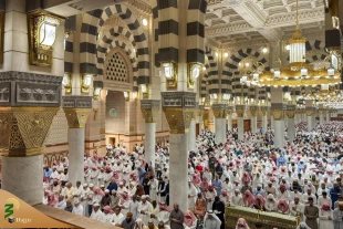 حضور گسترده نمازگزاران در آخرین شب قرآنی مسجدالنبی(ص) 5
