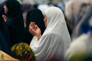 حضور گسترده نمازگزاران در آخرین شب قرآنی مسجدالنبی(ص) + عکس 2