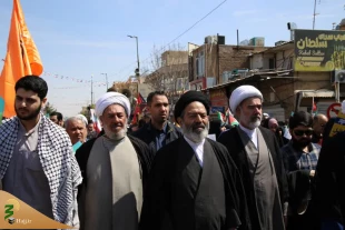 حضور ممثل الولی الفقیه فی شوون الحج و الزیارة فی مسیرات یوم القدس العالمی فی مدینة قم 3