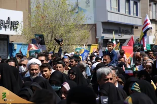 حضور ممثل الولی الفقیه فی شوون الحج و الزیارة فی مسیرات یوم القدس العالمی فی مدینة قم 4