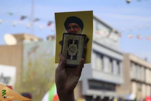 حضور ممثل الولی الفقیه فی شوون الحج و الزیارة فی مسیرات یوم القدس العالمی فی مدینة قم 5