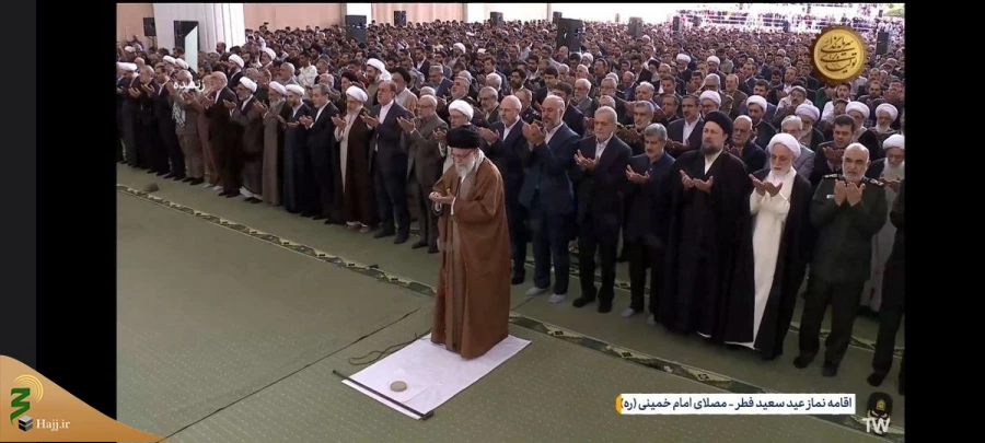 رهبر انقلاب نماز عید فطر را اقامه کردند 3