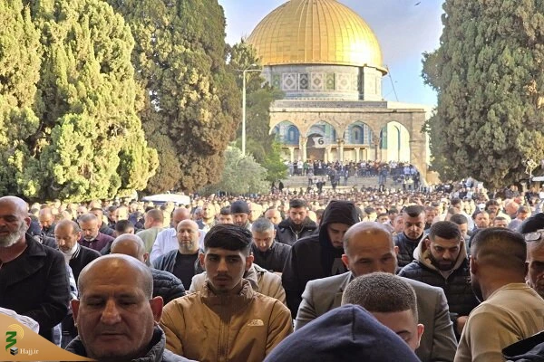 حضور ۱۲۰ هزار فلسطینی در نماز عید فطر مسجدالاقصی 2