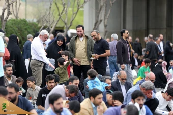 اقامه نماز عید فطر به امامت مقام معظم رهبری 8