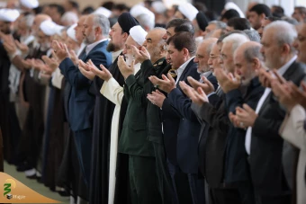 اقامه نماز عید فطر به امامت مقام معظم رهبری 12