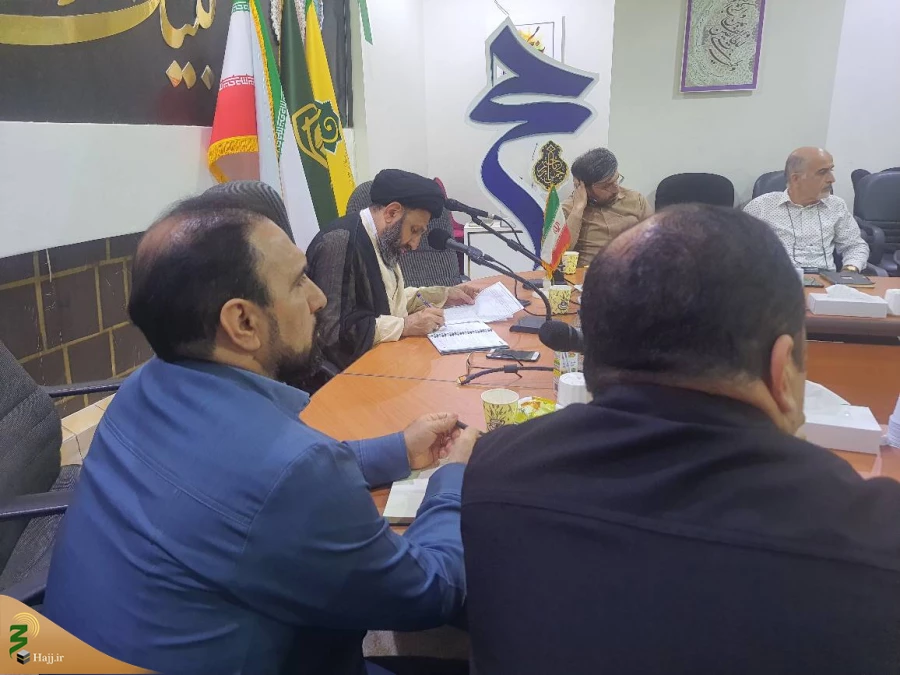 تأکید مسئول دفتر بعثه رهبری بر همراهی خادمان فرهنگی با زائران و انجام طواف صبحگاهی 5