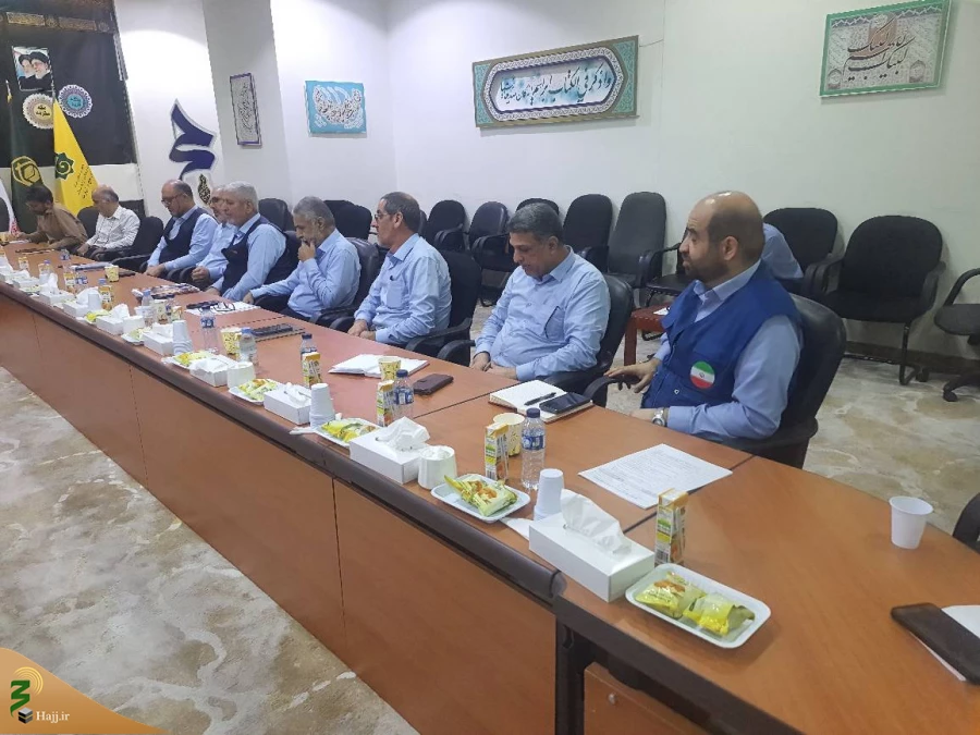 تأکید مسئول دفتر بعثه رهبری بر همراهی خادمان فرهنگی با زائران و انجام طواف صبحگاهی 4