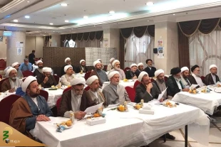 حجت‌الااسلام نجفی روحانی تأکید کرد،

شرح درس‌های تاریخی جنگ احد برای زائران مدینه 4