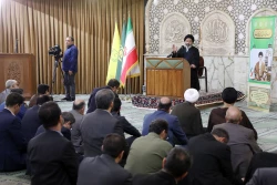 حجت الاسلام والمسلمین نواب در دیدار نوروزی با کارکنان مجموعه بعثه و سازمان حج:

ارائه خدمات بهتر در گرو مسئولیت پذیری، ایمان و اقدام درجهت رشد، بالندگی و پویائی است 9