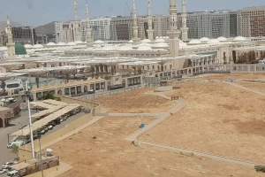 آستان بی‌گنبدی که تا آسمان ارتقاع دارد +فیلم