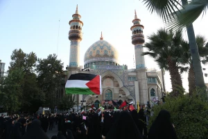 تجمع در میدان فلسطین تهران ؛

اعتراض مردم تهران به نسل‌کشی صهیون‌ها در غزه
