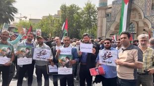 تجمع در میدان فلسطین تهران ؛

اعتراض مردم تهران به نسل‌کشی صهیون‌ها در غزه 2