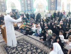 کودکان و نوجوانان زائر امام حسین علیه السلام در خیمه گاه حسینی کربلای معلی گرد هم می آیند 3